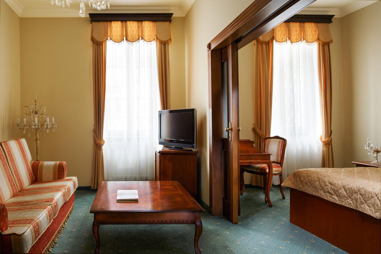 Lazensky Hotel Moskevsky Dvur Karlovy Vary Bagian luar foto