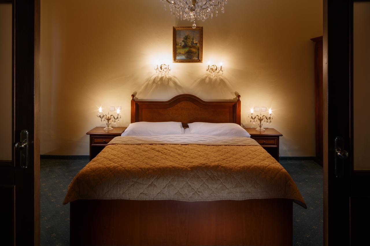 Lazensky Hotel Moskevsky Dvur Karlovy Vary Bagian luar foto
