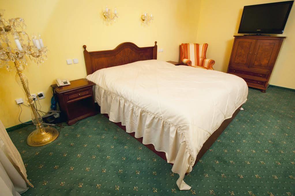 Lazensky Hotel Moskevsky Dvur Karlovy Vary Bagian luar foto